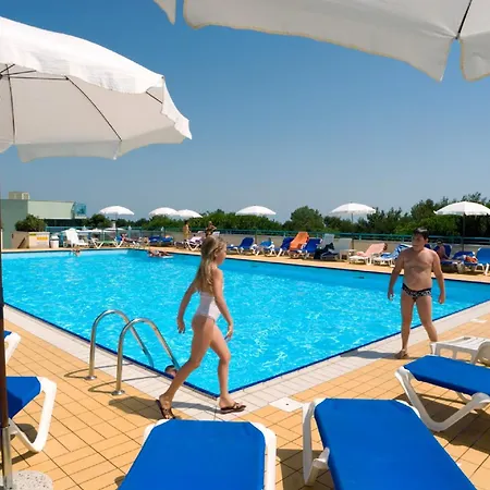 Pinewood Апартаменти *