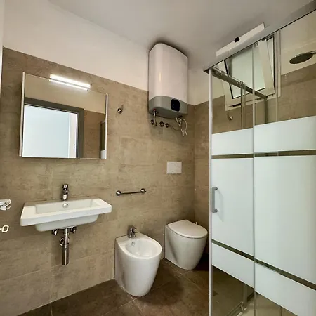 Pinewood Апартаменти *